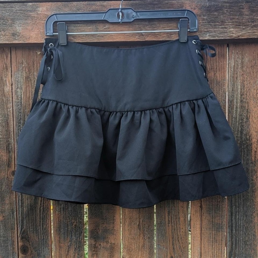 Black Gothic Ruffle Mini Skirt Medium Lace‎ Up Alt-Goth Flounce Alternative - Picture 3 of 5